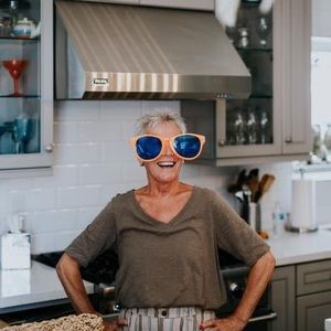 Meet your Posher, Janet